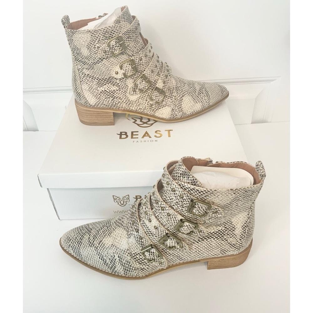 Red Dress Boutique City Girl Grey Snake Print Ankle Booties - 10